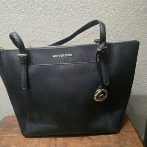Michael Kors Ciara Large East West Top Zip Tote Black